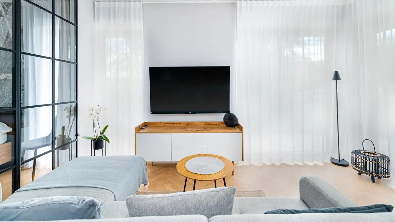 Stone Hill Apartament Sunrise シクラルスカ・ポレンバ アパート